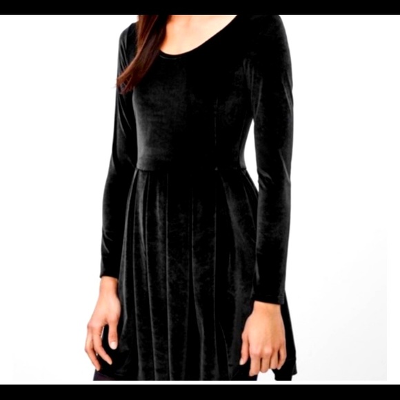 Aritzia Talula Velvet Dress - Picture 1 of 6